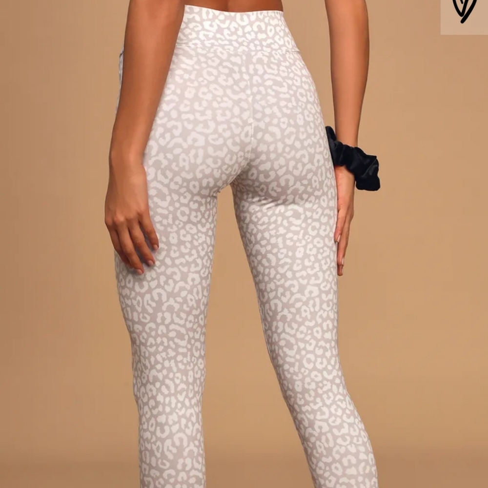 BNWT Lulus wild ideas taupe leopars leggings NWT